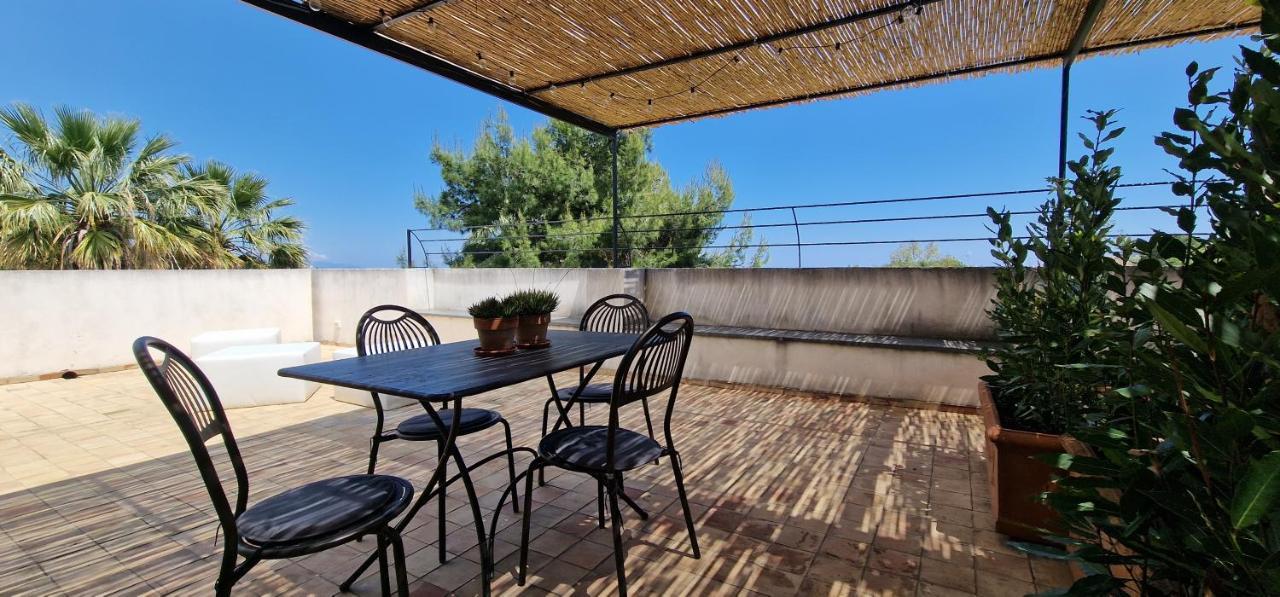 Petrasicula Apartment Ачи-Трецца Екстер'єр фото