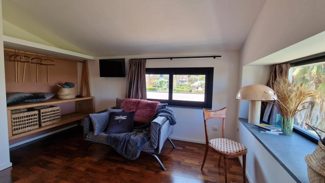 Petrasicula Apartment Ачи-Трецца Екстер'єр фото